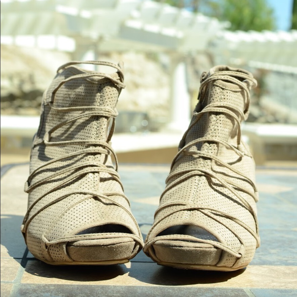 Madden Girl Nude Booties 7.5 and 4"